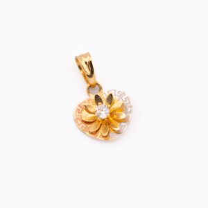 DO10009 - DIJE DE CORAZON CON FLOR EN ORO DE 18K - G 1.279