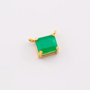 DOE2091 - DIJE ESEMERALDA 10X 8.4MM - ORO DE 18K - G 1.350 - CT 3.1