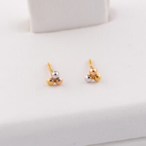 TO763 - TOPOS DE TRES BOLITAS EN ORO DE 18K - G 0.452