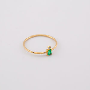 AOE93 - ANILLO DE ORO 18K CON ESMERALDA Y DIAMANTE - RF558