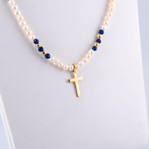 GO892 - GARGANTILLA DE PERLAS 3MM CON DIJE CRUZ Y BOLITAS EN ORO DE 18K - G 1.300