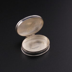 DP12 - RELICARIO O PASTILLERO EN PLATA  - G 8.574