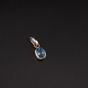 DP13 - DIJE DE PLATA CON TOPACIO